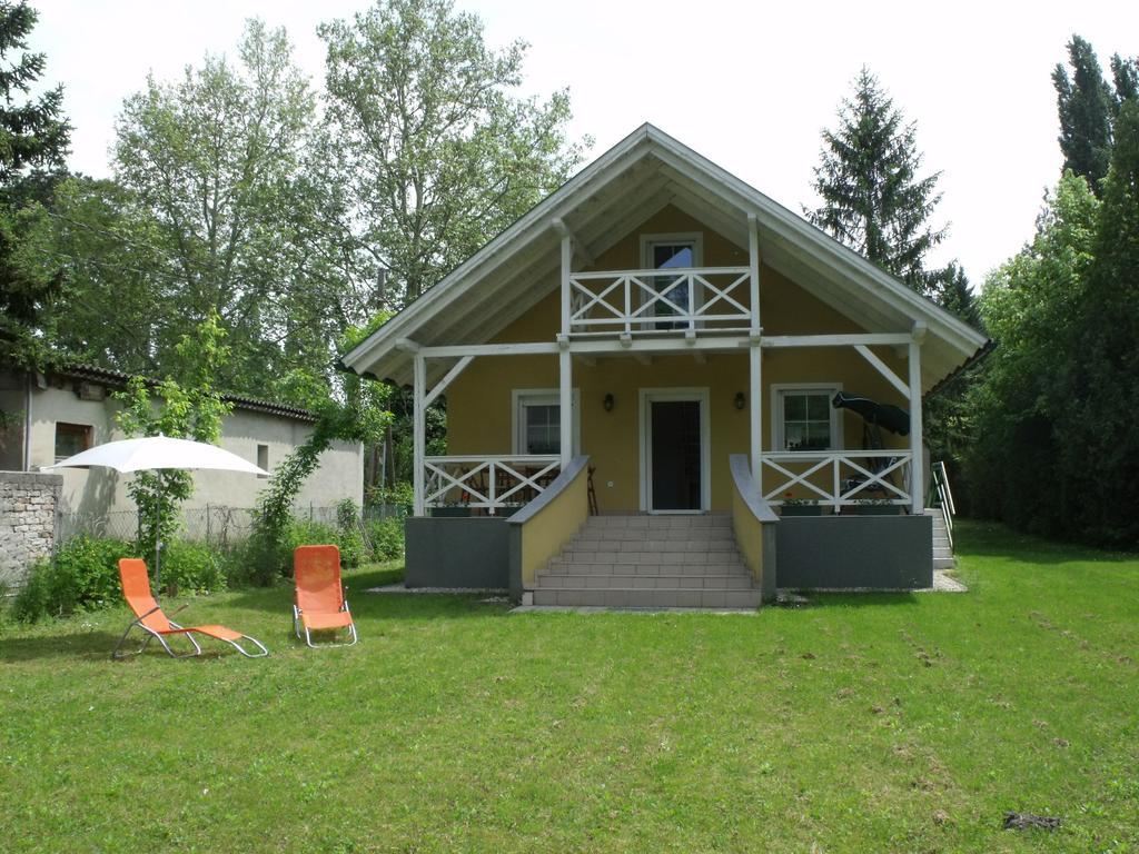 Rozmaring Ház Villa Balatonlelle Esterno foto