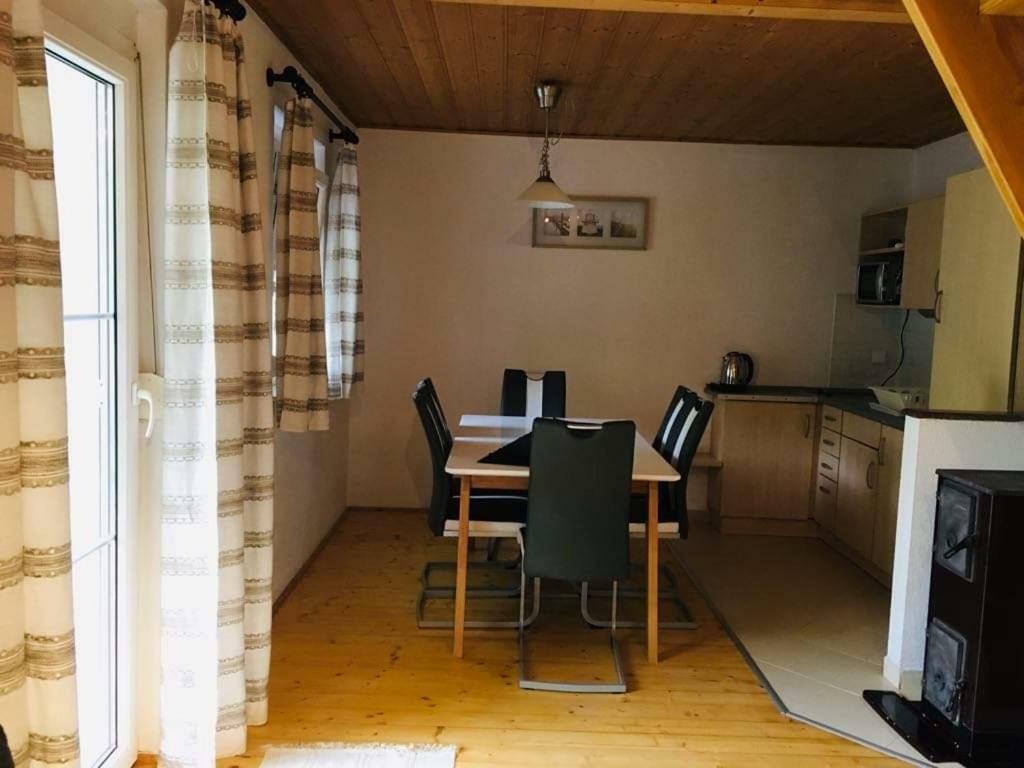 Rozmaring Ház Villa Balatonlelle Esterno foto